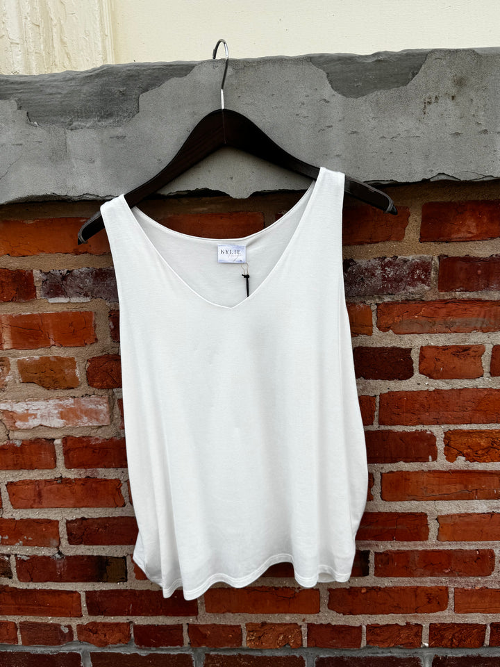 Light, breezy, and effortlessly stylish outfit—playful, versatile fashion made to empower women 30+ with confidence.