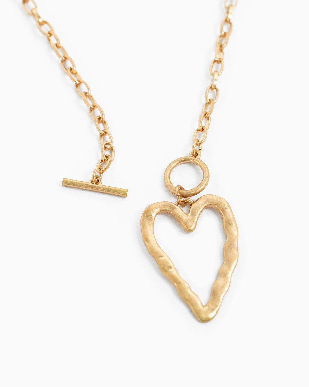 Sessori Large Hammered Heart Toggle Necklace in matte gold with oval chain links.