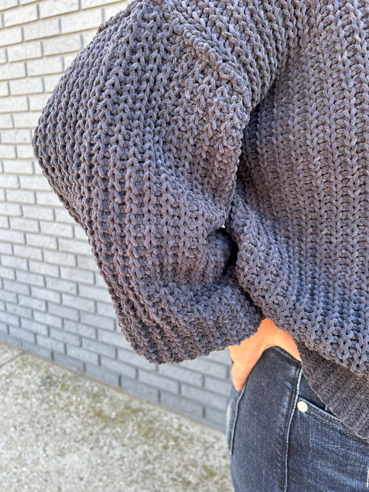 Round Neck L/S Sweater