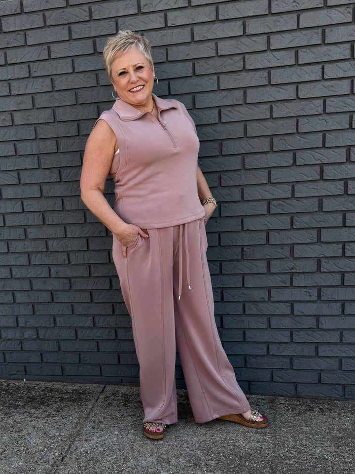 Super soft pants with pockets—true-to-size and slightly long for cozy, confident style women 30+ will love.









