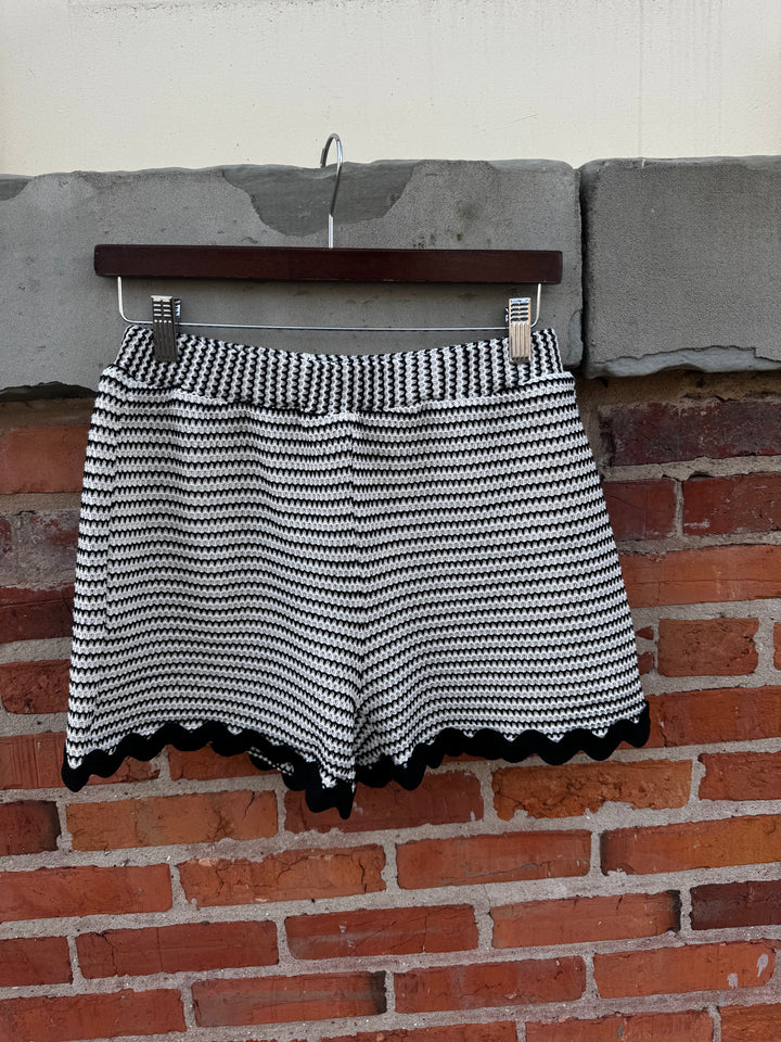 Contrast Trim Detailed Shorts