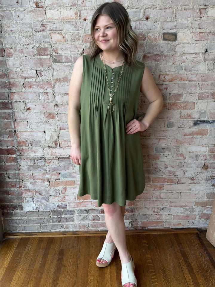Sleeveless Dress w/ Pleats
