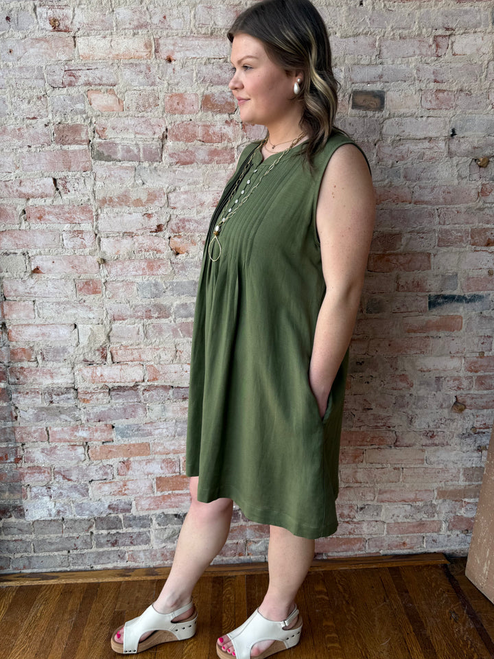 Sleeveless Dress w/ Pleats