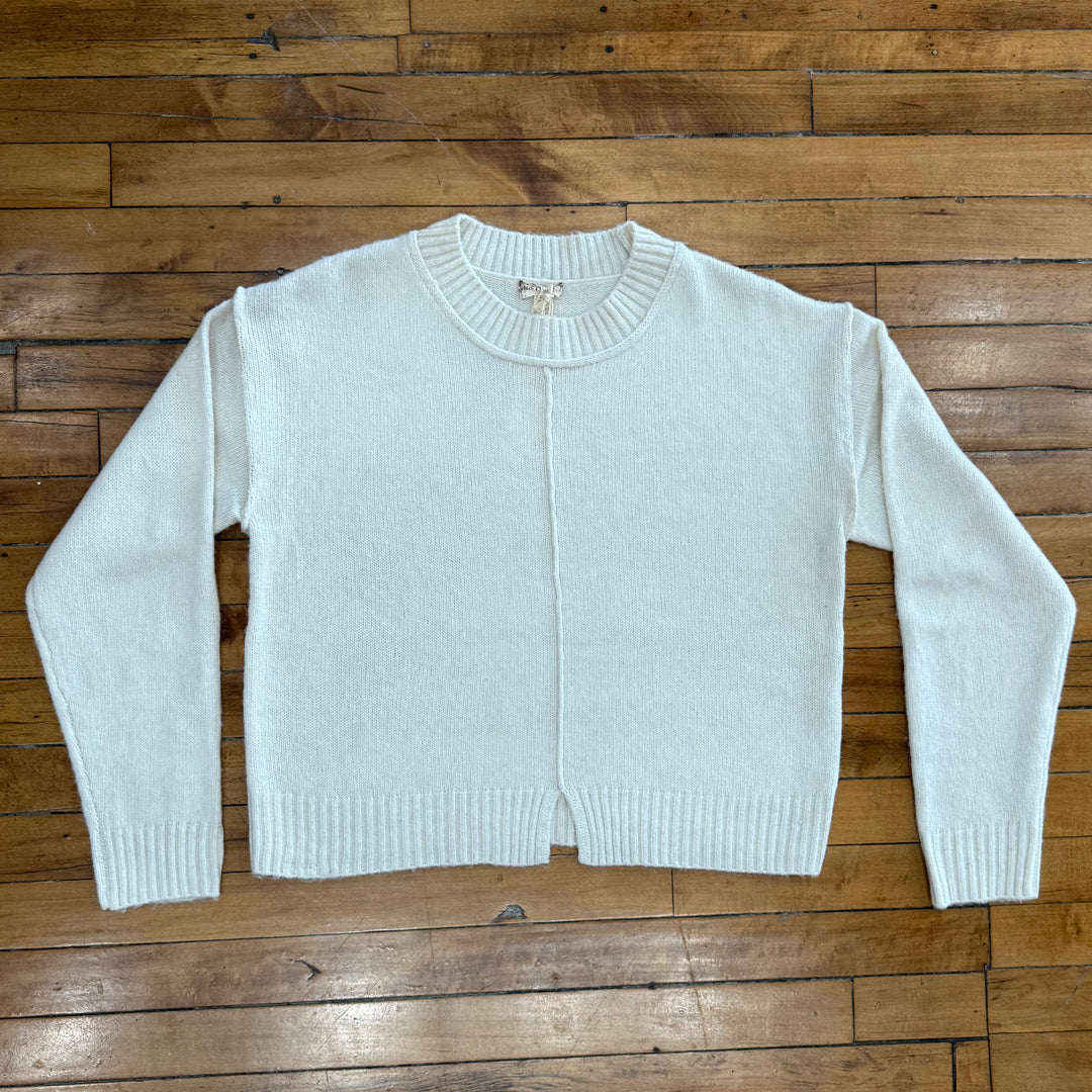 "Women’s round neck top – features front hem detail and a true-to-size fit for a flattering, casual style."

