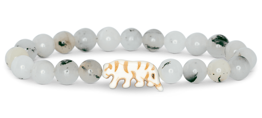 Fahlo Tiger Collection bracelet with white stone beads and carved tiger charm in Siam Stone variant