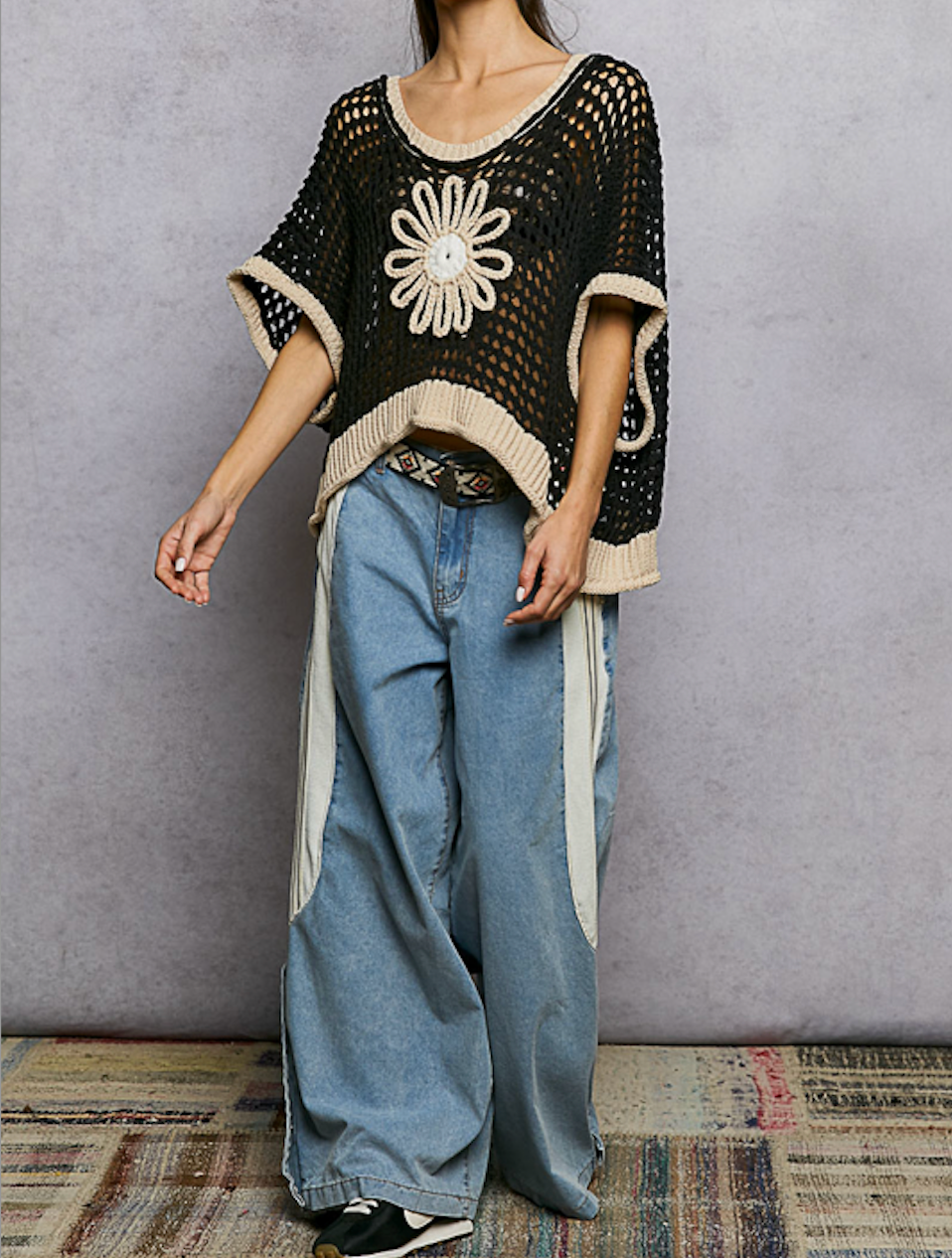 Round Neck Sleeveless Sweater Top