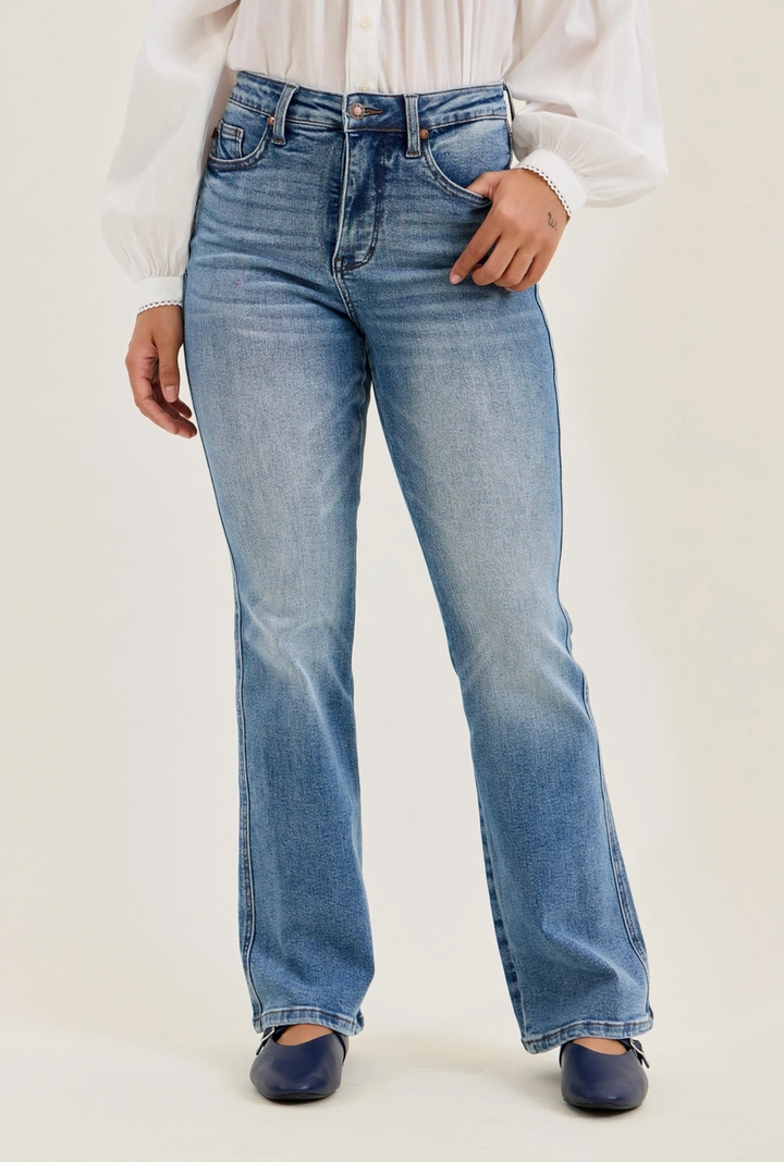 Judy Blue HW Daisy Bootcut Instant Classic