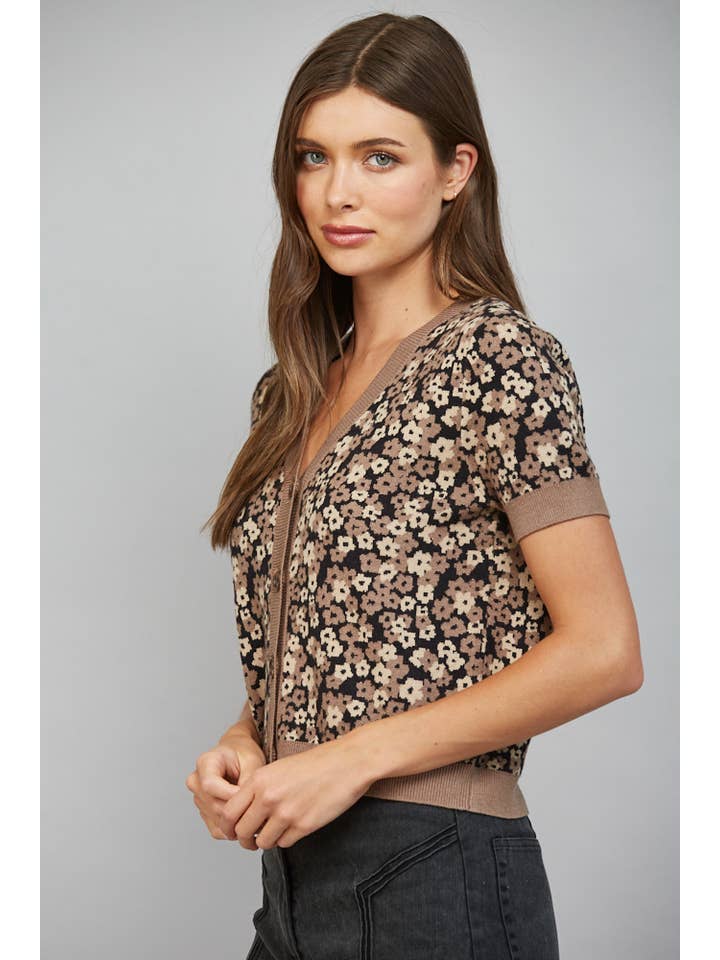 Floral Pattern Jacquard Knit V-Neckline Short Sleeve Sweater