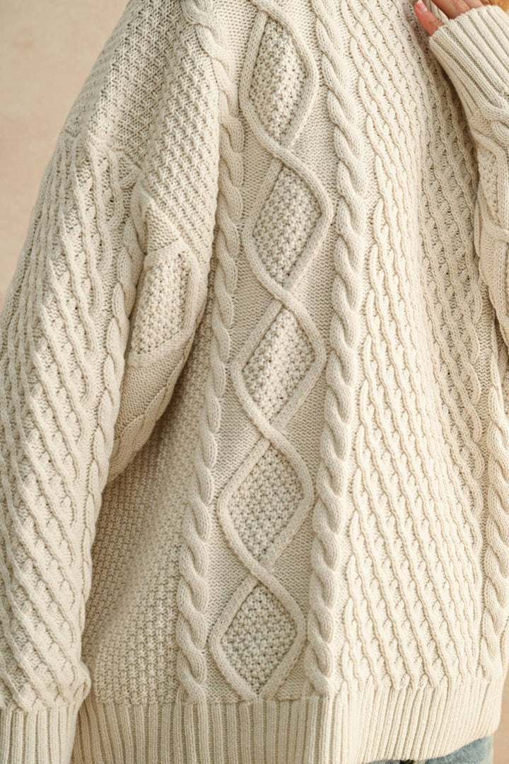 Round Neck Cable Knitted