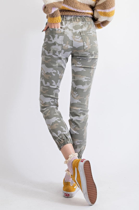 CAMOUFLAGE PRINTED TWILL PANTS