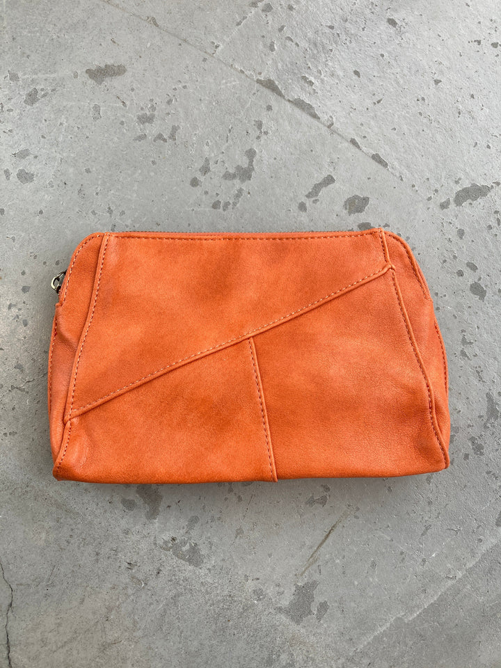 Gigi crossbody w/ wrist strap