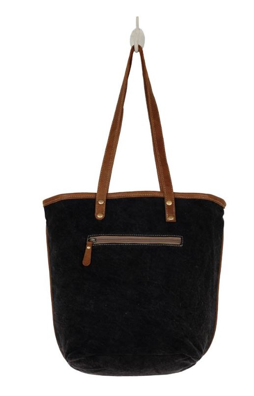 WINTER SNOW
TOTE BAG